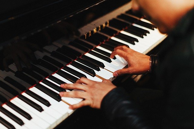 カッコイイ響き ジャズピアノの 右手和音フレーズ の仕組み ソロスキ